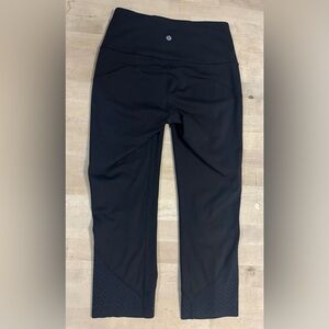 Lululemon Athletica align cropped perforated capri/leggings black